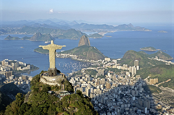 Статуя Христа Избавителя (Cristo del Corcovado) в Рио-де-Жанейро в Бразилии