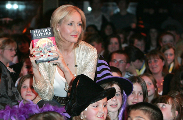 Джоан Роулинг (J.K. Rowling) презентация Гарри Поттера (Harry Potter And The Deathly Hallows)