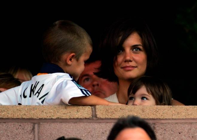 la galaxy against chelsea katie holmes