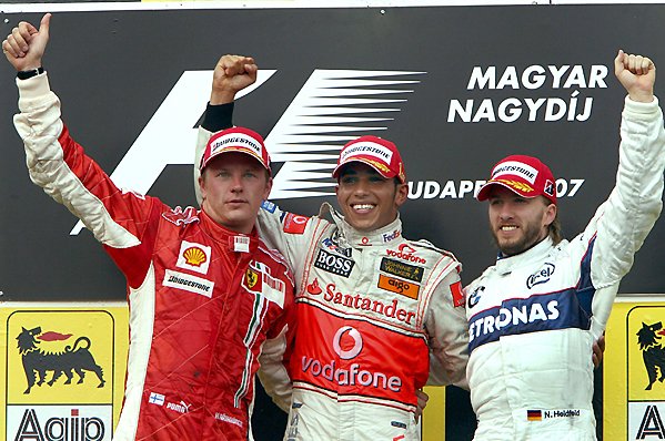 льюис Хэмилтон победитель Гран-При Венгрии 11-й этап чемпионата мира в конках Формулы-1