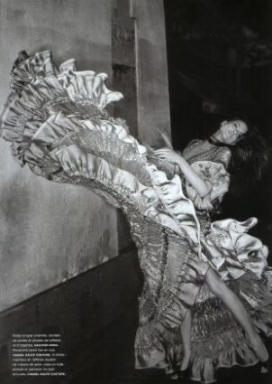 shalom harlow numero 66 couture sous haute sension by karl lagerfeld
