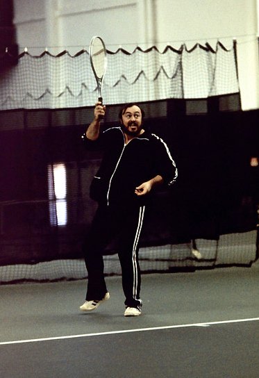 luciano pavarotti plays tennis
