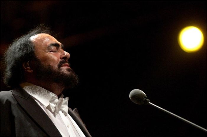 Знаменитый оперный певец Luciano Pavarotti скончался сегодня на 72-м году жизни в своем доме в Модене
