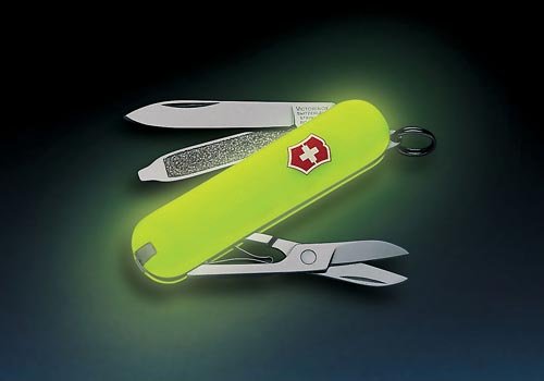 Швейцарский нож теперь светится в темноте StayGlow