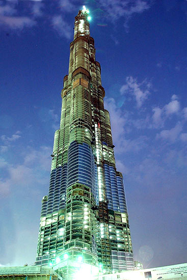 burj dubai побил рекорд высоты свободно стоящего сооружения
