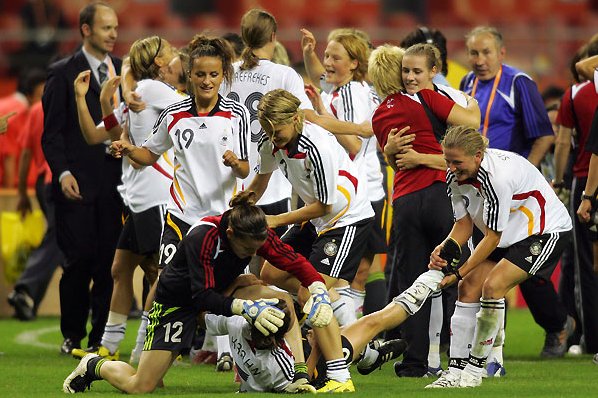 германия стала чемпионом мира по футболу среди женщин