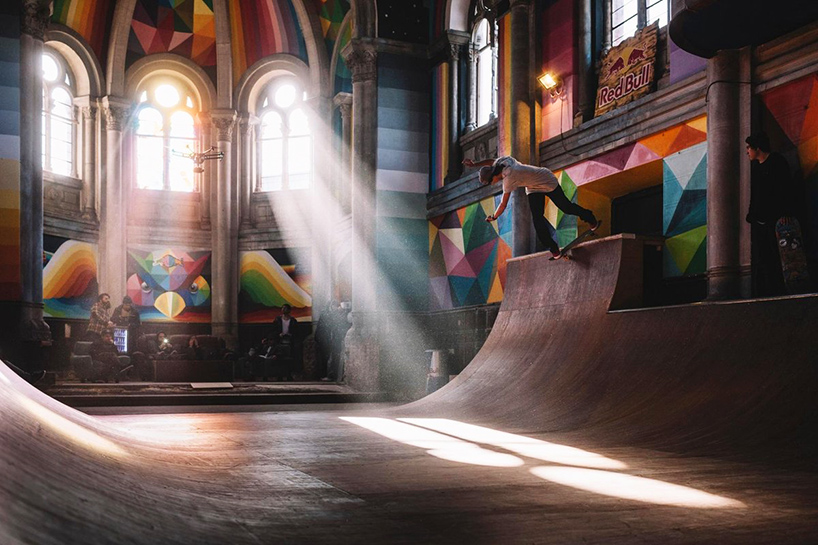 Старая церковь в Испании переделанная в красочный скейт-парк