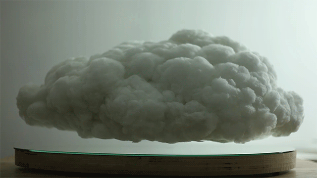 Динамик в виде домашнего облака с молнией