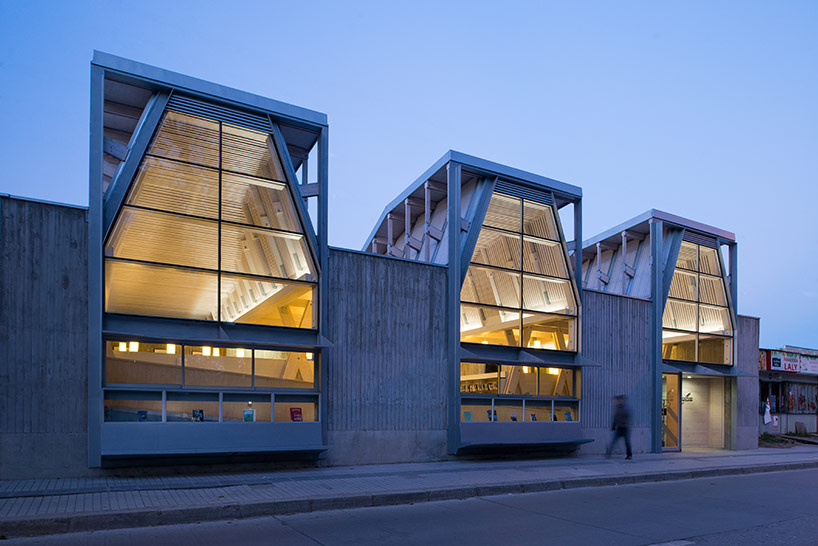 Публичная библиотека в Чили от Sebastian Irarrazaval