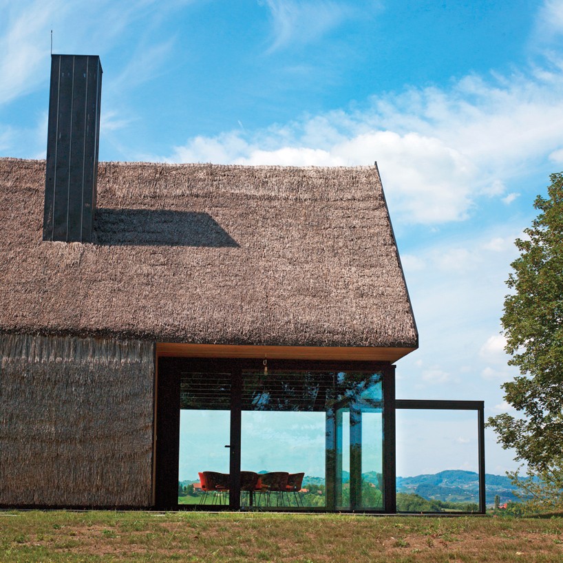 Фермерский дом с застекленной верандой в Хорватии