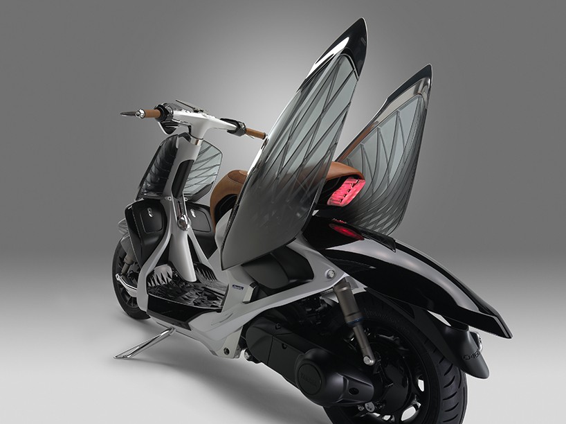 Yamaha представила скутер с крыльями лебедя