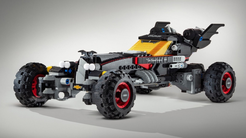 Бэтмобиль из Lego в натуральную величину