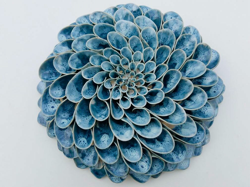 Керамические цветы от Owen Mann