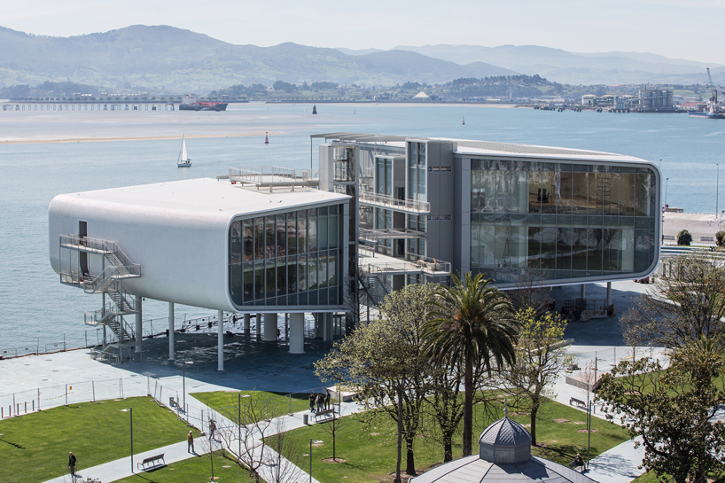 Культурный центр в Испании от Renzo Piano