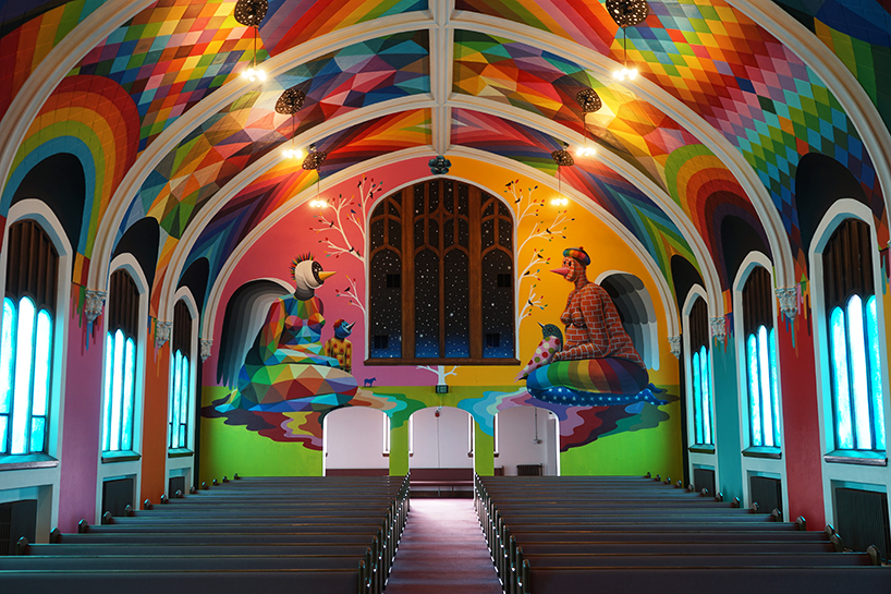 Церковь конопли в Денвере украшенная яркими рисунками