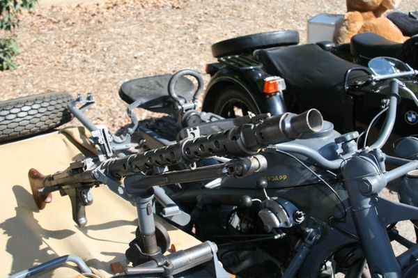 мотоцикл с пулеметом