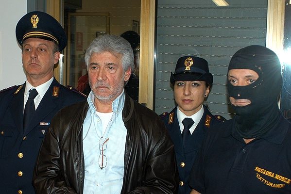 арестован босс сицилийской мафии сальваторе ло пикколо - salvatore lo piccolo arrested in palermo