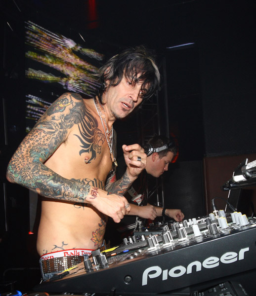 томми ли tommy lee - dj at club pacha