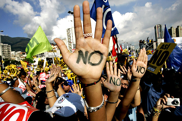 protest_in_venezuela01.jpg