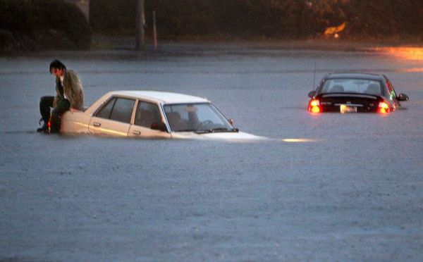 автомобили затонувшие во время наводнения