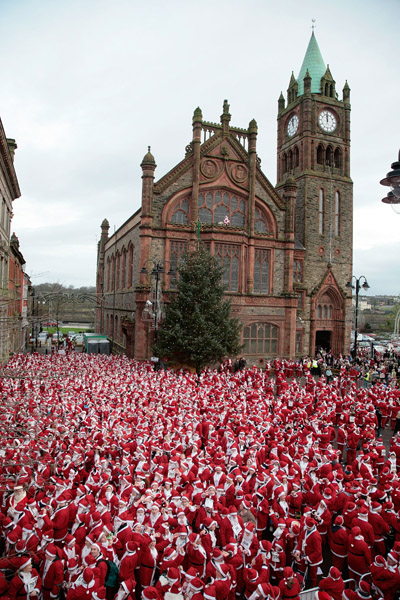 13000 Santas in Derry world record bid