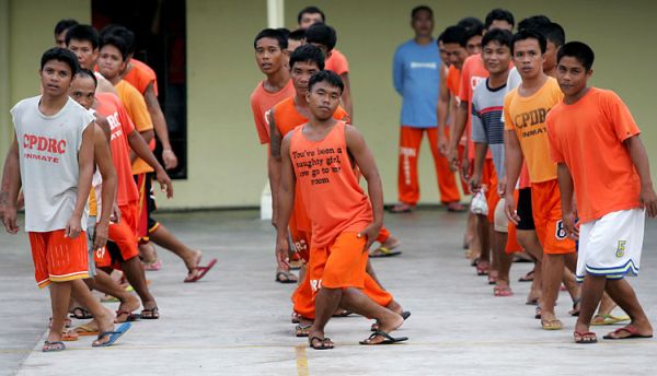 prison_dancers07.jpg