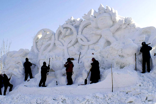 InternationalSnowSculptureArtExpo02.jpg