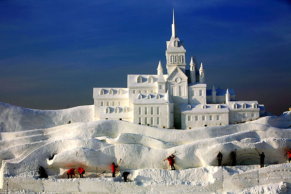 InternationalSnowSculptureArtExpo03.jpg
