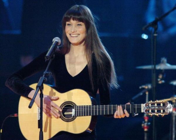 певица карла бруни singer carla bruni