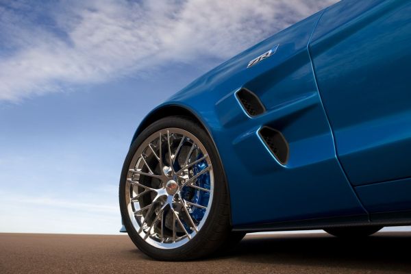 Chevrolet Corvette ZR1 будет оснащаться 19-дюймовыми колесами на передней оси