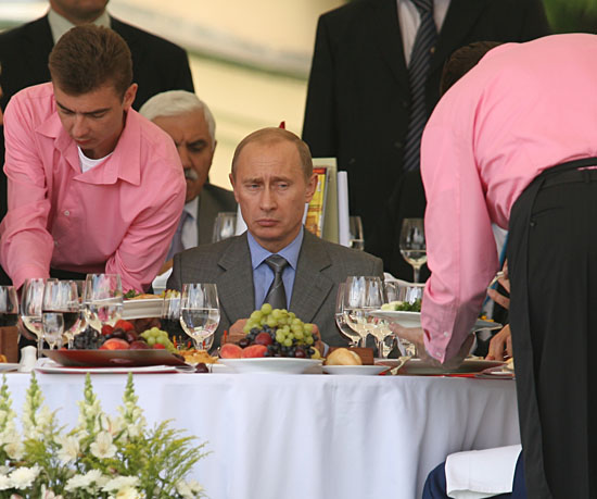 Владимир Путин на скачках Кубок Президента