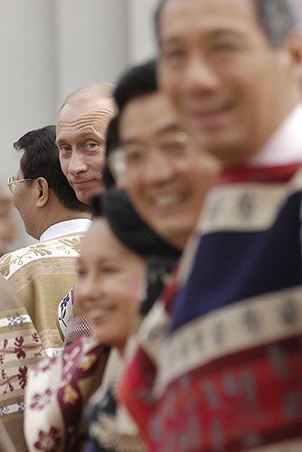 Президент РФ Владимир Путин на саммите Большой Восьмерки в Японии