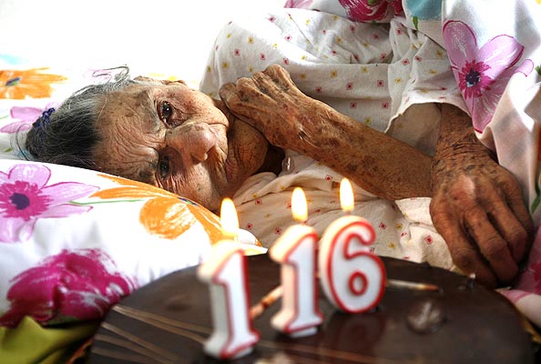 бабушка одна из самых старейших женщин в мире