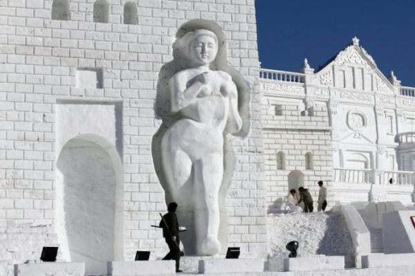 снежная ледяная женщина