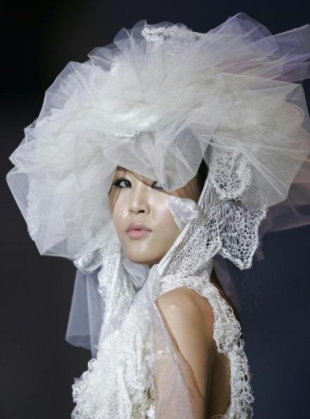 lim huyn hee at hongkong fashion week