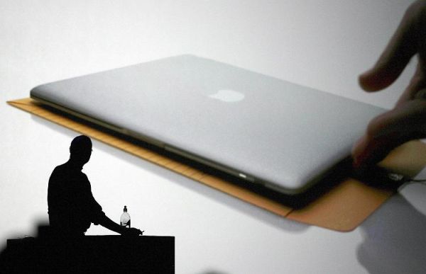 macbook air fits into the envelope