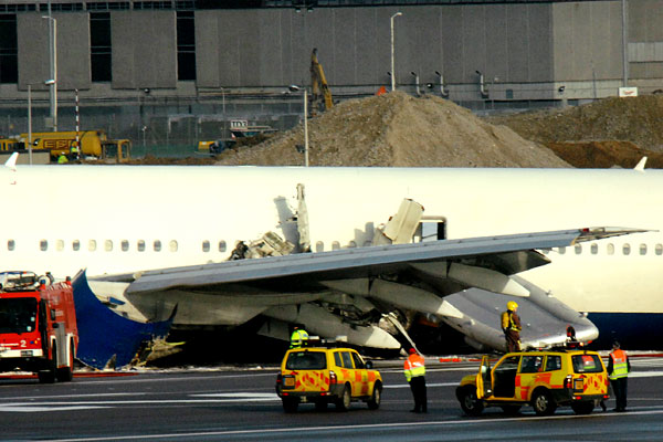 авария самолета boeing-777 в аэропорту хитроу