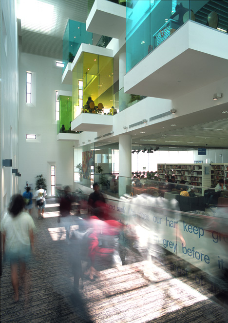 библиотеки приобретают смысл скорее ресурса в сети, чем здания со стеллажами книг