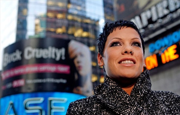 interview with pink for peta campaign пинк дает интервью