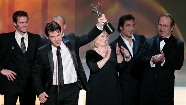 джош бролин томми ли джонс и друние актеры из фильма no country for old men at sag awards