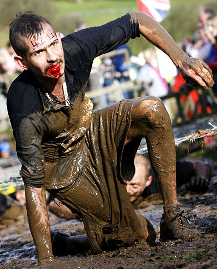 Tough Guy race — это тяжелое испытание, которое требует от участников немало отваги, решимости