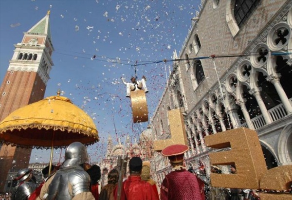 coolio as an angel at venice carnival