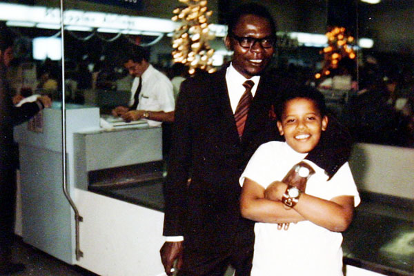 young barack obama with his dad 