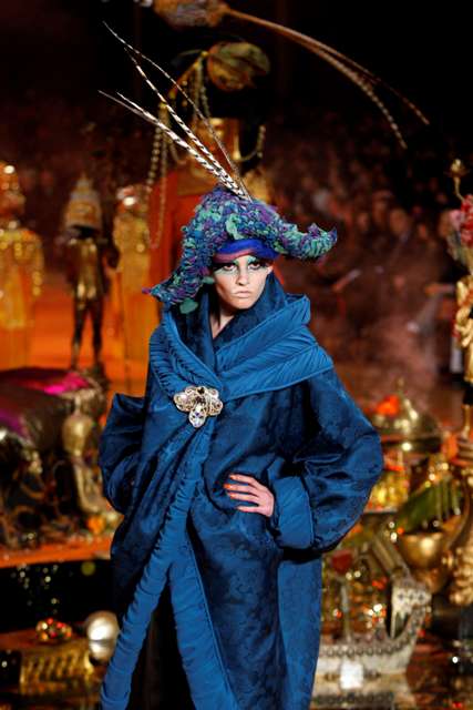 Показ коллекции Джона Гальяно (John Galliano) сезона осень/зима 2008/2009 на Неделе моды прет-а-порт