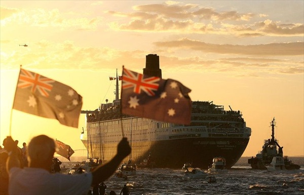 Прощание с лайнером Queen Elizabeth II в Мельбурне, Австралия, 5 марта 2008