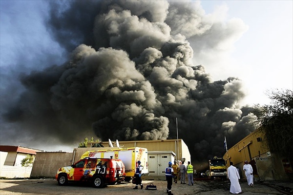 В городе Дубай ОАЭ 26 марта утром прогремел взрыв на складе фейерверков