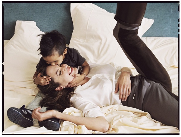 angelina jolie and maddox by annie leibovitz анджелина джоли и мэддокс энни лейбовиц