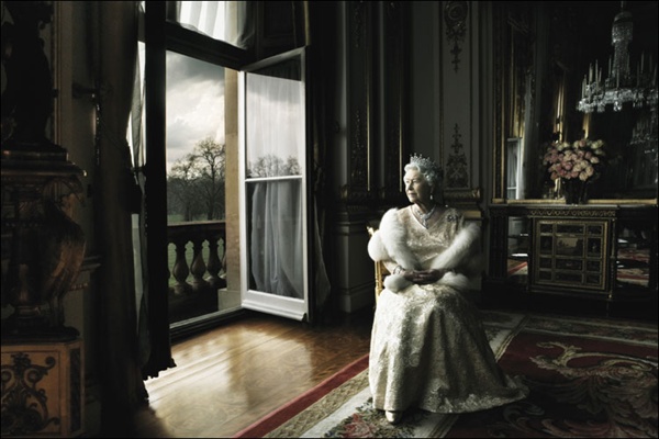 королева елизавета вторая британии фотограф энни лейбовиц