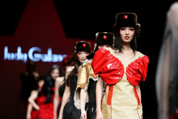 chen junghong beijing fashion show