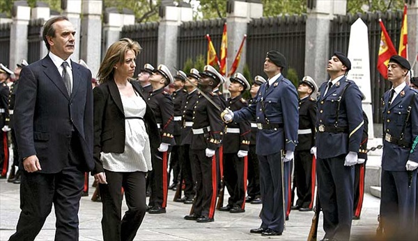 карме чакон новый министр обороны испании женщина
